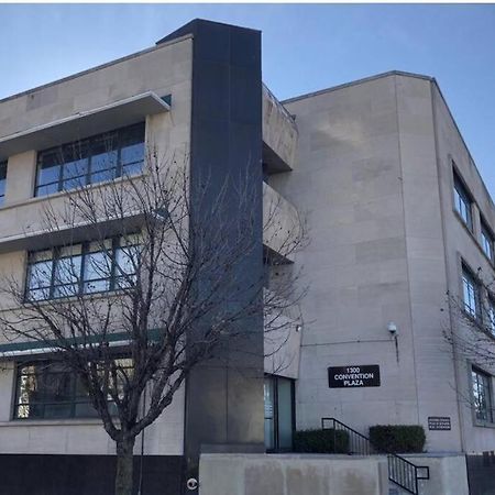 Serene Living Downtown Stl Loft セントルイス エクステリア 写真